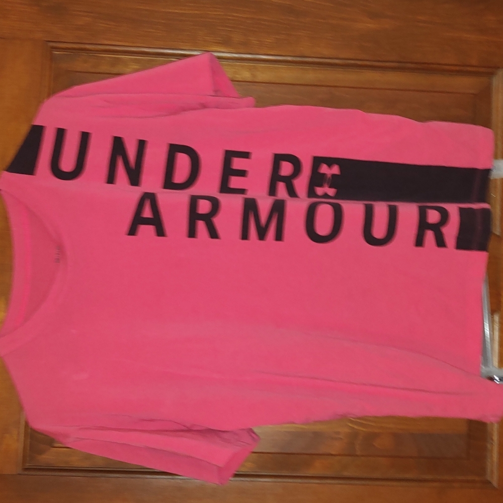 Under armour pink Tshirt